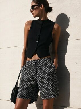 J.Crew Bermuda Shorts Geometric Print Black White Size 4 Chic Tailored